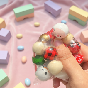 Juguete de Peluche Navideño Hecho a Mano, Bola Blanda para Apretar, Juguete Antiestrés para Niños y Adultos - Product Image 6