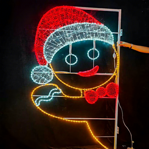 Grand motif lumineux de Noël pour poteaux de rue, pour créer une forte ambiance festive le long des routes extérieures - Product Image 1