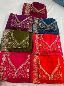 Sari Rangoli con adornos de lentejuelas y blusa con bordados elaborados, conjunto étnico de diseñador para bodas, fiestas y celebraciones. - Product Image 5