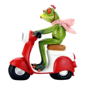 Resin Frog Figurine Custom 3D Frog Riding Motorbike Statue for Souvenir