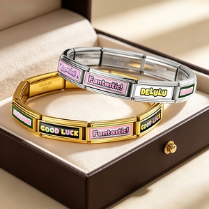 Vente en gros de breloques italiennes personnalisées au design original Miss Sweet Heart Vibes, compatibles avec les bracelets en acier inoxydable de 9 mm, fabrication de bijoux DIY - Product Image 2