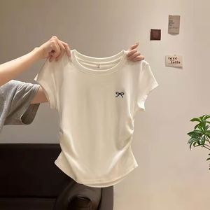 เสื้อยืดผู้หญิงแบบพื้นฐานเซ็กซี่ พิมพ์ลายตัวอักษร แต่งด้วย PU ทรงเข้ารูป คอกลม ดีไซน์ได้แรงบันดาลใจจาก Kpop และ - Product Image 3