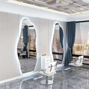 Espejo LED de Estilo Ondulado Irregular Grande Personalizable de Fábrica con Luz Tricolor para Uso en Barberías y Salones de Belleza - Product Image 2