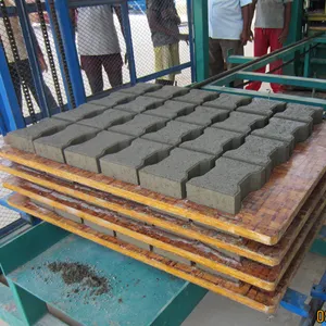 QT5-12 Fully Automatic Concrete Hollow Solid Cement Bricks By Block Moulding Machine Hydraulic Brick Making Machinery In Russia