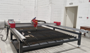 Tavolo da Taglio al Plasma CNC a Grandezza Naturale con Gantry - Tagliatrice al Plasma ad Aria con Inverter Cut 100 per Taglio Industriale di Metalli - Product Image 5