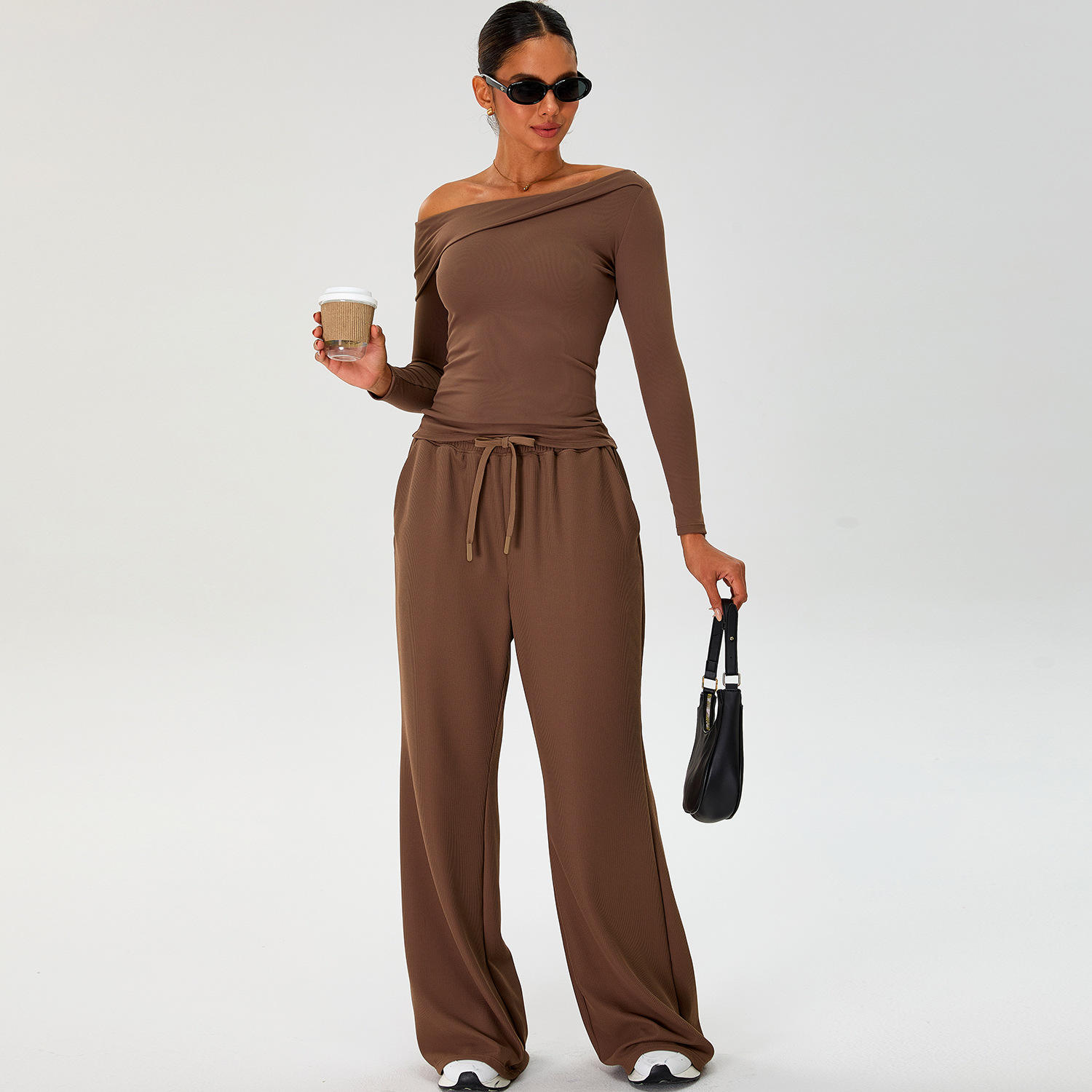 สีน้ำตาล