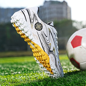 Chaussures de football pour garçons, tige synthétique, doublure en mesh, semelle extérieure en caoutchouc, semelle intermédiaire en EVA, pour entraînement et matchs en plein air au printemps - Product Image 4