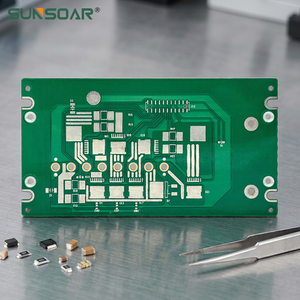 PCB en aluminium pour éclairage LED de plafond avec masque de soudure blanc hautement réfléchissant et prise en charge de formes personnalisées - Product Image 1