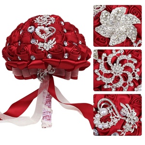 Bouquets <span class=keywords><strong>de</strong></span> fleurs artificielles en soie bleu marine et <span class=keywords><strong>ivoire</strong></span> 18cm, fait à la main, soutien <span class=keywords><strong>de</strong></span> <span class=keywords><strong>mariée</strong></span> avec des strass, <span class=keywords><strong>bouquet</strong></span> <span class=keywords><strong>de</strong></span> mariage rond, <span class=keywords><strong>de</strong></span> luxe - Product Image 5
