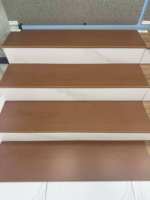 Carreaux de sol en céramique effet bois crème français 470x1200mm, antidérapants, mats, intégrés pour marches d'escalier