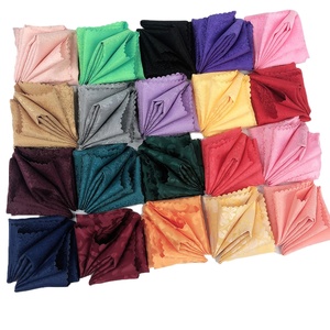 Elégante <span class=keywords><strong>serviette</strong></span> <span class=keywords><strong>de</strong></span> <span class=keywords><strong>table</strong></span> carrée en or pour mariage - Product Image 2