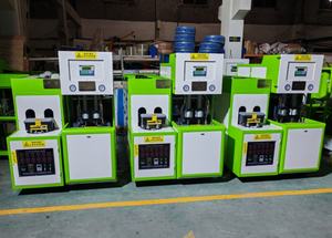 <span class=keywords><strong>Precio</strong></span> <span class=keywords><strong>de</strong></span> Fábrica, Máquina Sopladora <span class=keywords><strong>de</strong></span> Botellas PET Semiautomática Yuming <span class=keywords><strong>de</strong></span> <span class=keywords><strong>2</strong></span> Cavidades, para <span class=keywords><strong>Aceite</strong></span> <span class=keywords><strong>de</strong></span> <span class=keywords><strong>Oliva</strong></span> y Agua Mineral, Certificación CE, Control PLC, 380V - Product Image 6