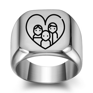 Bague Cœur Famille Personnalisée 18mm Or Carré Gravé au Laser Bijou Unisexe Cadeau - Product Image 3
