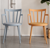 Chaise de salle à manger en plastique PP de style nordique italien moderne pour jardin extérieur, café, restaurant