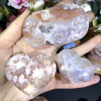 Vente en gros de pierres de méditation sculptées en agate fleur de cerisier, en forme de cœur, pour la guérison naturelle et la méditation