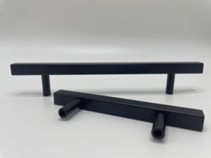 مقابض سحب مربعة من الفولاذ الأسود غير اللامع الحديثة لأثاث المطبخ وغرفة النوم - Product Image 1