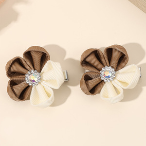 Pinzas para el cabello con lazo de flores en colores contrastantes, pasadores de cinta acanalada con diamantes de imitación para niñas, accesorios diarios para el cabello. - Product Image 6