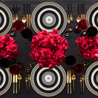 Ensemble d'assiettes en céramique noir-blanc-or d'inspiration Art déco Motifs géométriques pour une décoration de table de mariage élégante Attrayant