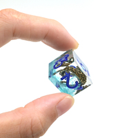 Ensemble de dés polyédriques de haute qualité 7 pièces, poulpe à l'intérieur, dés en résine transparente bleue avec des chiffres roses pour Donjons et Dragons