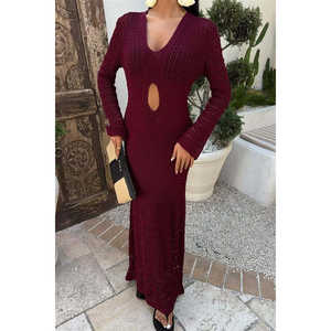 Elegante Vestido Ajustado de Punto con Escote en V Profundo, Aberturas y Cintura Ajustada, Transpirable, para Fiestas y Uso Casual - Product Image 6