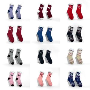 Chaussettes de cabine respirantes et douces pour la peau pour femmes, motifs vintage nordiques, chaussettes de cabine antidérapantes pour l'intérieur - Product Image 1
