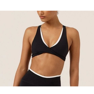 Soutien-gorge de sport rembourré pour femme à bretelles contrastantes et dos croisé, haut court d'entraînement, short cycliste taille haute effet push-up, leggings de yoga - Product Image 4