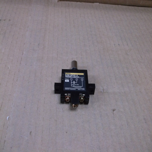 Nouveau capteur de proximité <span class=keywords><strong>E2m</strong></span> Bp2p 3 E2mbp2p3, original, en stock, pour automatisation industrielle, PLC dédié PAC - Product Image 1