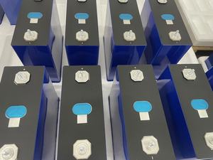 ปริซึม<span class=keywords><strong>ลิ</strong></span><span class=keywords><strong>เธี</strong></span><span class=keywords><strong>ยม</strong></span>ไอออน3.2โวลต์<span class=keywords><strong>280A</strong></span> Lifepo4<span class=keywords><strong>แบ</strong></span><span class=keywords><strong>ต</strong></span>เตอรี่เก็บพลังงานแสงอาทิ<span class=keywords><strong>ต</strong></span>ย์12โวลต์24โวลต์36โวลต์48โวลต์72โวลต์50Ah 100AH 60AH 200ah 105Ah - Product Image 3