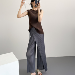 Pantalon plissé large pour femme, taille haute, coupe ample, longueur cheville, couleur unie, satin, grande taille, décontracté, disponible en ligne - Product Image 2