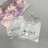 Sacs en plastique givrés à fermeture éclair en PVC pour l'emballage de bijoux, pochette transparente personnalisée pour bijoux avec logo, mini sac de voyage pour bijoux