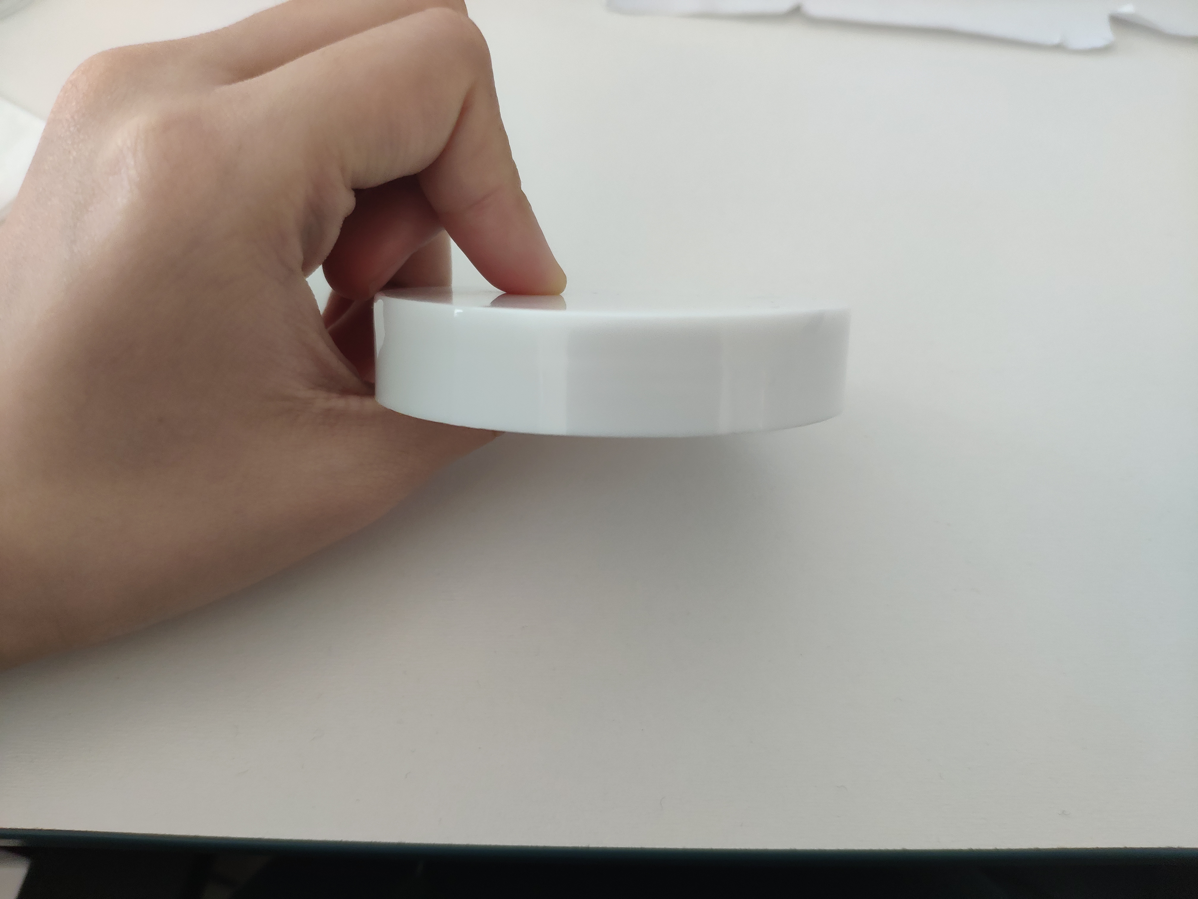 couvercle en plastique blanc