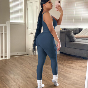 Set di abbigliamento sportivo estivo con Logo personalizzato all'ingrosso Set di abbigliamento da <span class=keywords><strong>donna</strong></span> <span class=keywords><strong>pantaloni</strong></span> da <span class=keywords><strong>donna</strong></span> Set di abbigliamento da Yoga con <span class=keywords><strong>costine</strong></span> <span class=keywords><strong>a</strong></span> maglia Casual - Product Image 6