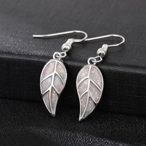 Boucles d'oreilles pendantes en or blanc, argent 925, quartz arc-en-ciel serti clos, bijoux romantiques en cristal pour femme, à porter au quotidien - Product Image 3