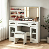 Ensemble de coiffeuse moderne avec miroir LED, tabouret, grand rangement, tiroirs et étagères ouvertes pour salle de bain et salon