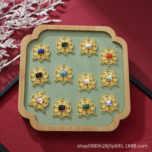 Pinces à cheveux en alliage d'or de style chinois avec incrustation de pierres précieuses, motif traçant le royaume des lucioles, pour accessoires de robe Hanfu et mongole - Product Image 3