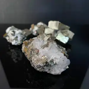 Pedra bruta de cristal de alta qualidade por atacado, pirita bruta e quartzo transparente, coexistem para decoração