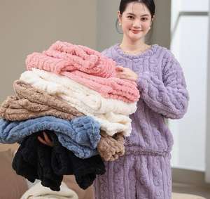 Nuovo inverno <span class=keywords><strong>in</strong></span> velluto corallo comodo <span class=keywords><strong>in</strong></span> <span class=keywords><strong>cotone</strong></span> semplice moda Set caldo abbigliamento da notte per la casa Set di pigiami termici da <span class=keywords><strong>donna</strong></span> - Product Image 1