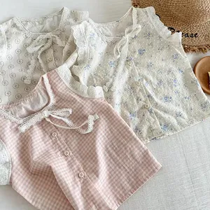 2024 Zomer Nieuwe Aankomst Kleine Baby Meisjes Kant Ruches Shirt Peuter Baby Bloem Top Koreaanse Design Kledingboetieks W222