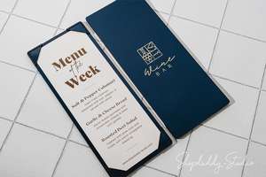 Support de menu personnalisé en cuir et contreplaqué JuXing modèle 888888 avec impression en gravure, logo personnalisé, couverture pour utilisation en restaurant - Product Image 3