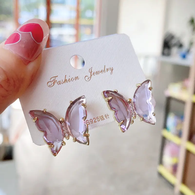 Pendientes de tuerca con forma de mariposa y cristal brillante para mujer, joyería coreana, elegante, para boda, insectos, Color caramelo