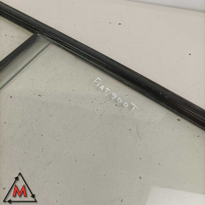 Vitre de fenêtre coulissante arrière pour Fiat 900T 1976-1986 d'occasion (85905) - Product Image 3