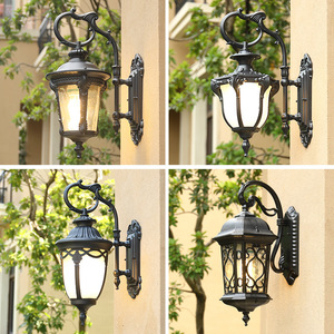 Lampe murale solaire extérieure en alliage d'aluminium noir, LED 2700K blanc chaud, IP65 étanche, diffuseur en verre trempé, 18 cm de haut, pour usage en jardin - Product Image 4