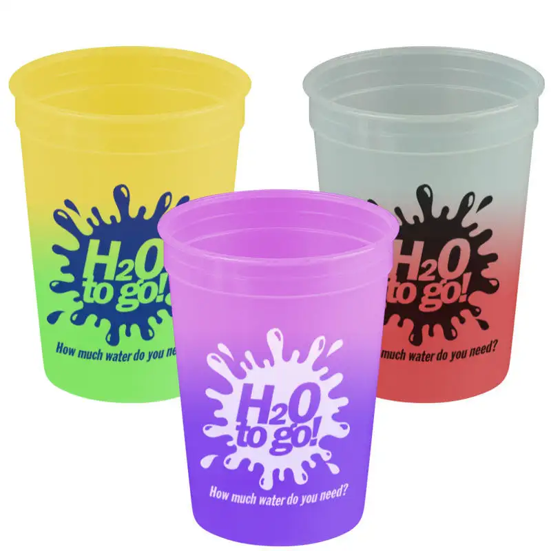 16 OZ Halloween Noël Logo Personnalisé Tasses PP Cold Color Changing Party Tasses Réutilisables Stadium