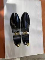 Produit phare : Embauchoirs en bois de pin noir, formes et mainteneurs de forme pour chaussures