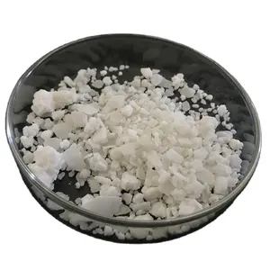Factory Snow Melt Salt Ice Melting Salt Cacl2 Desiccant 74% Calcium Chloride Flakes