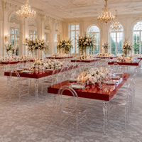 Nouvelle table de banquet rectangulaire en acrylique rouge transparente avec cristaux pour mariage, idéale pour la décoration d'événements et de réceptions.