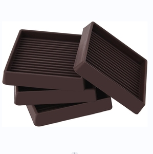 Coussinets <span class=keywords><strong>de</strong></span> meubles <span class=keywords><strong>de</strong></span> haute qualité <span class=keywords><strong>de</strong></span> 3 pouces tasses carrées en caoutchouc antidérapantes bouchons <span class=keywords><strong>de</strong></span> canapé <span class=keywords><strong>de</strong></span> <span class=keywords><strong>lit</strong></span> et protège-jambes - Product Image 1