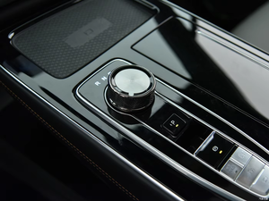 AION LX PLUS Edición Qianli, SUV Eléctrico Puro con 1008 km de Autonomía, Batería de Silicio Esponjoso, Asientos de Cuero Nappa, Sistema Inteligente - Product Image 3