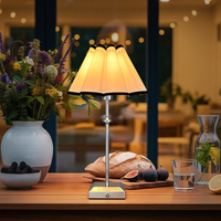 Lampe de table sans fil 2700K avec interrupteur à bouton, abat-jour en tissu, rechargeable