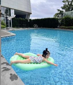 Flotador Inflable para Niños con Asas, Bomba de Aire Integrada, Material de PVC, Capacidad de 40 kg, Ligero, para Playa, Resort, Hotel - Product Image 6